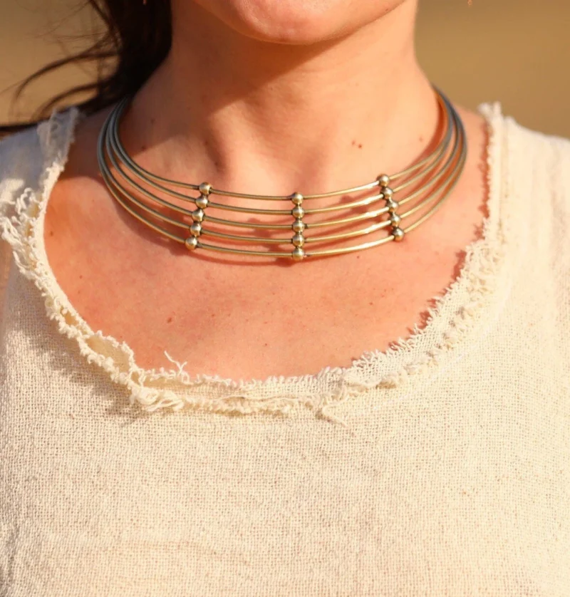 Girocollo africano a più file