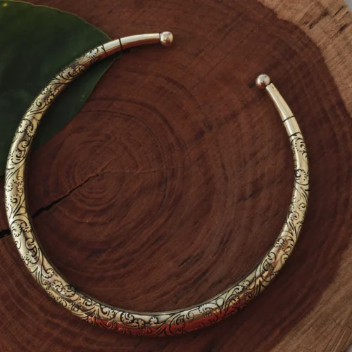 Designed Choker
