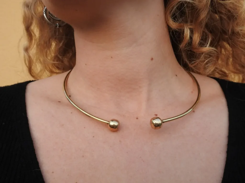 Golden Wire Necklace