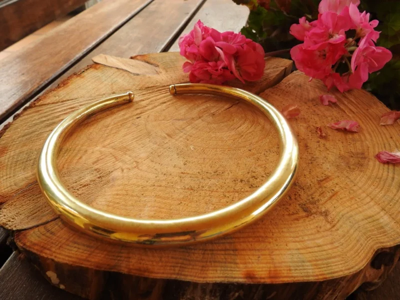 Collier ras du cou en or