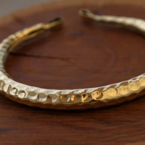 Tour de cou design martelé