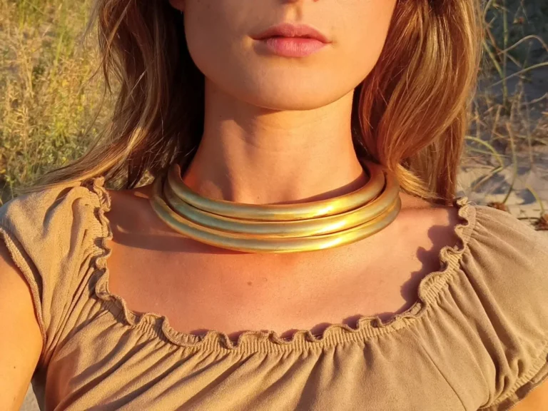 Collier ras du cou à plusieurs rangs