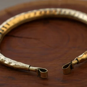 Tour de cou design martelé