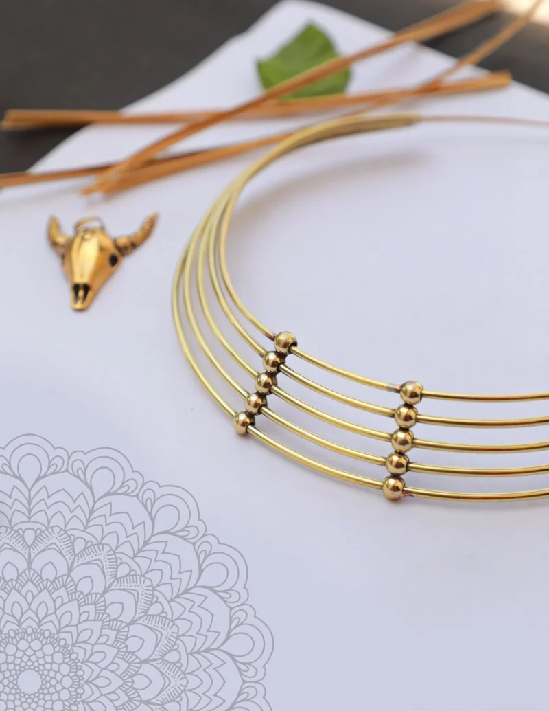 Girocollo africano a più file