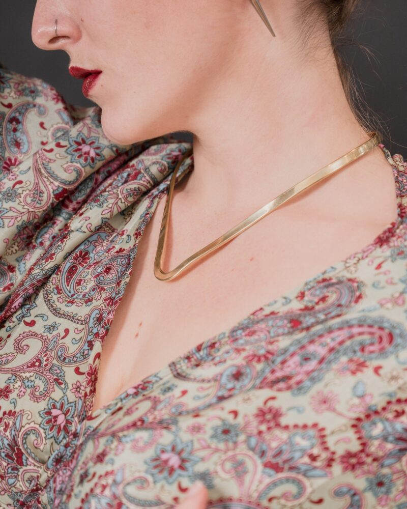 Collar en forma de V