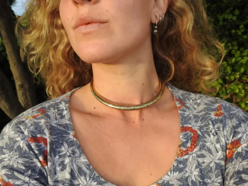 Collier ras de cou gravé