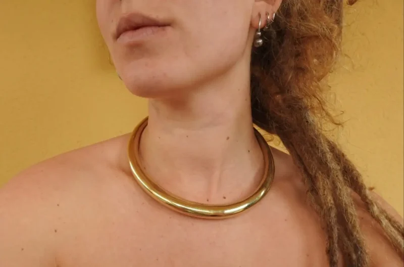 Collier ras du cou en or