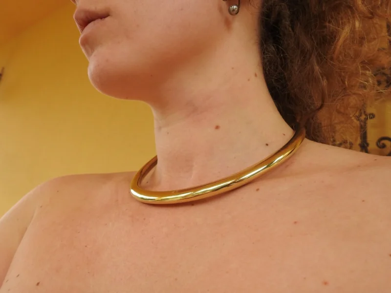 Collier ras du cou en or