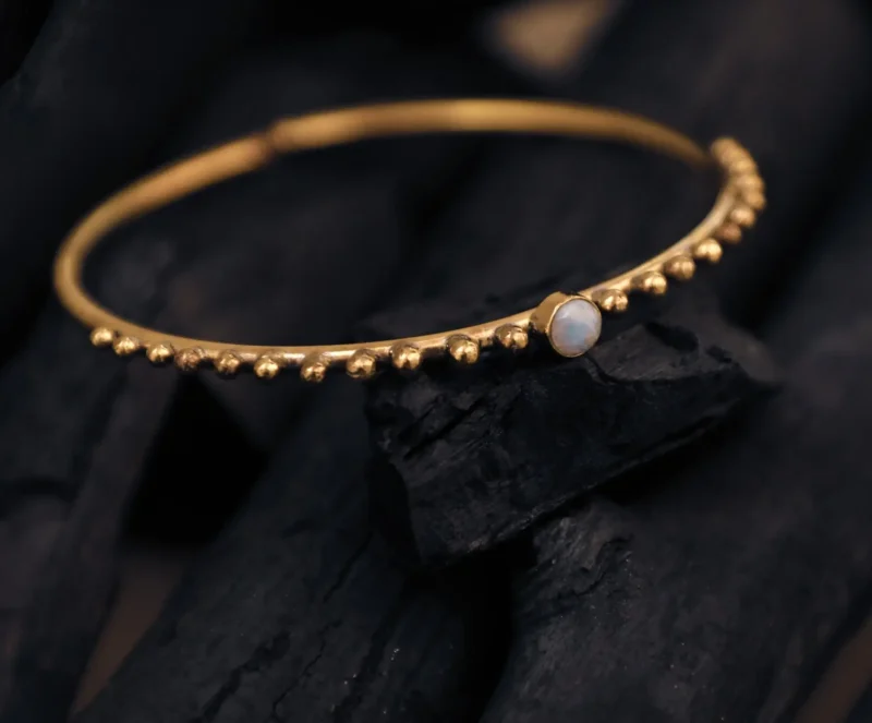 Pulsera gitana de piedra de luna