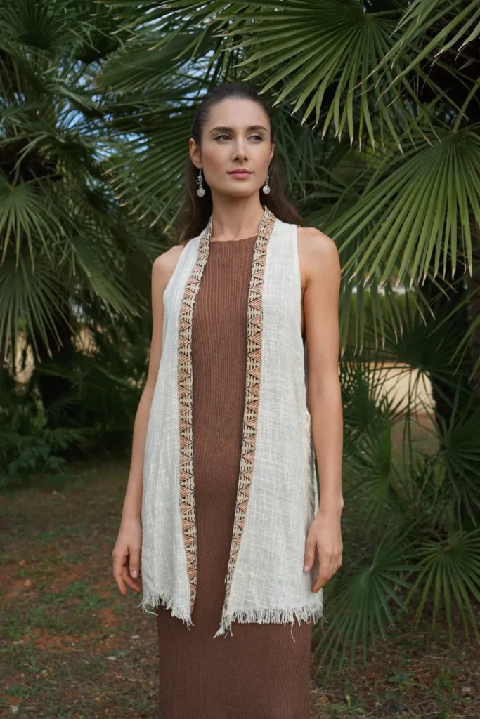 Nela Vest