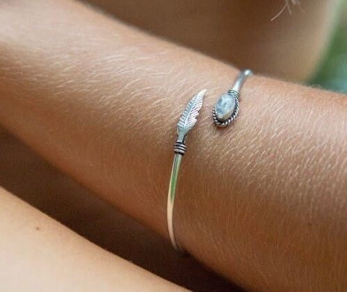 Bracciale con foglie di pietra di luna