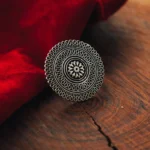 Anillo con estampado floral étnico