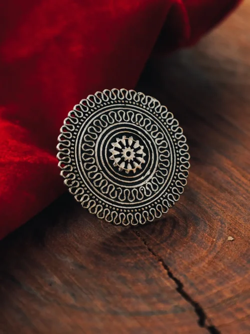 Ethnic Floral Pattern Ring