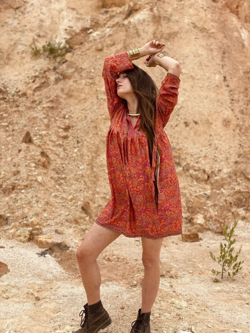 Abito con fiocco floreale rosso