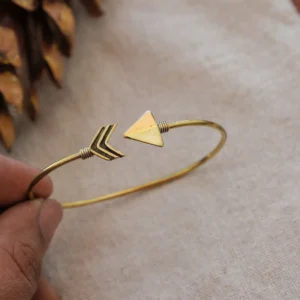 Bracciale a forma di freccia