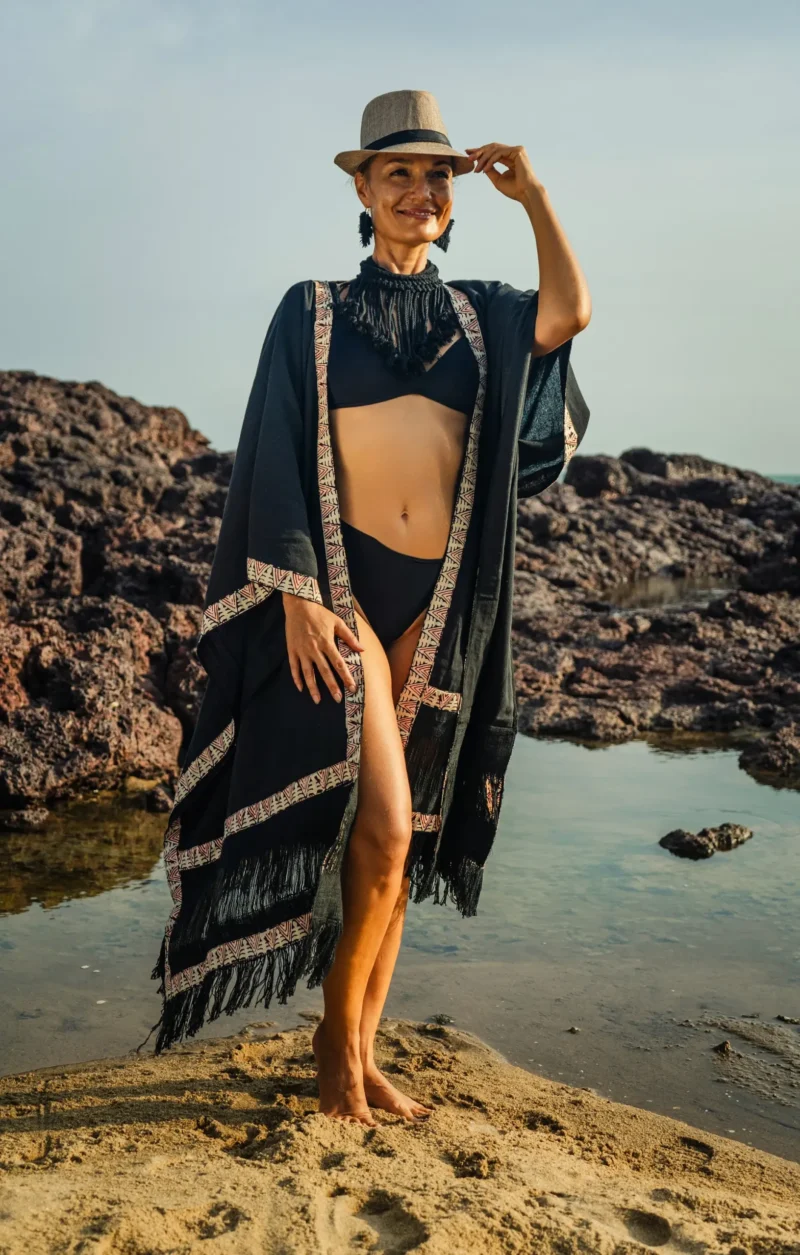 Kimono negro bohemio