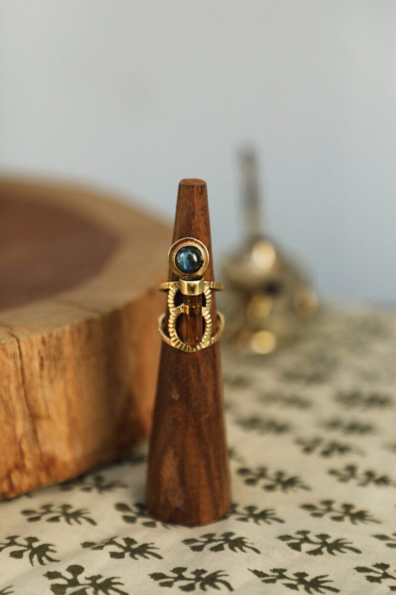 Anillo de Cuarzo Labradorita Dorada