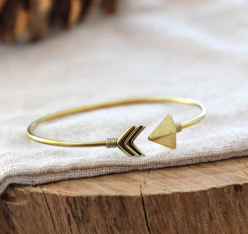 Bracciale a forma di freccia