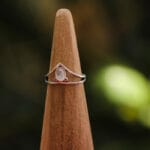 Anello con pietra di luna