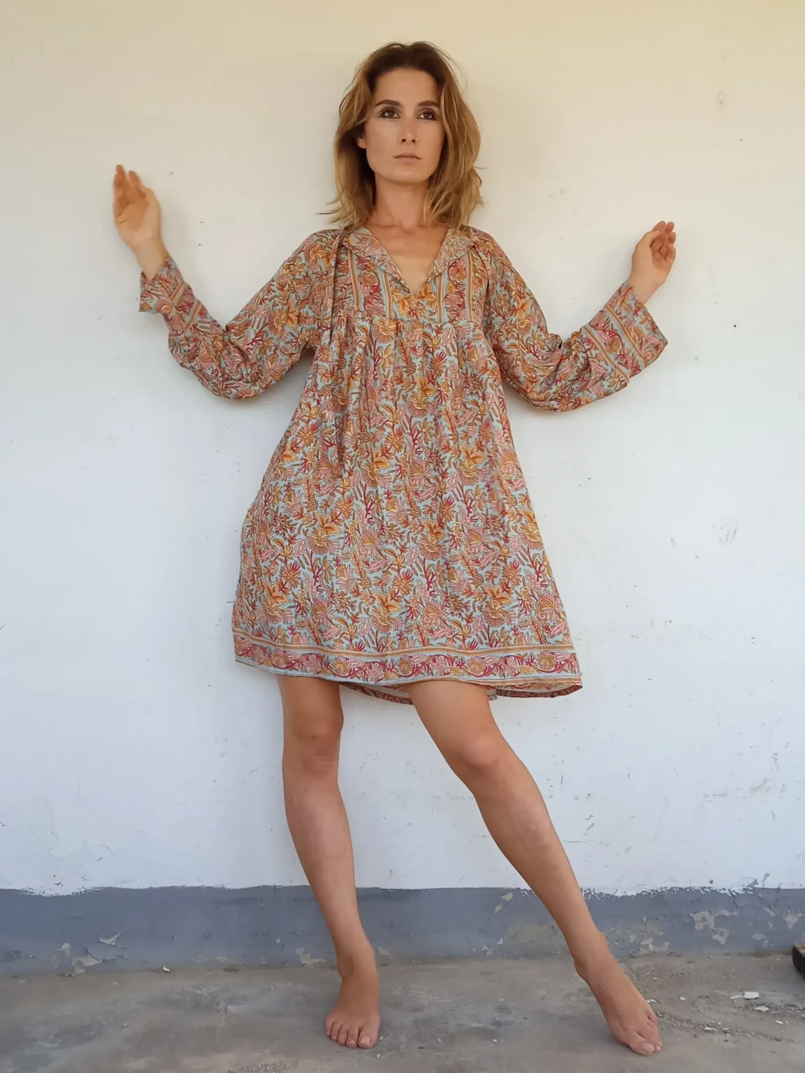 Abito floreale con fiocco