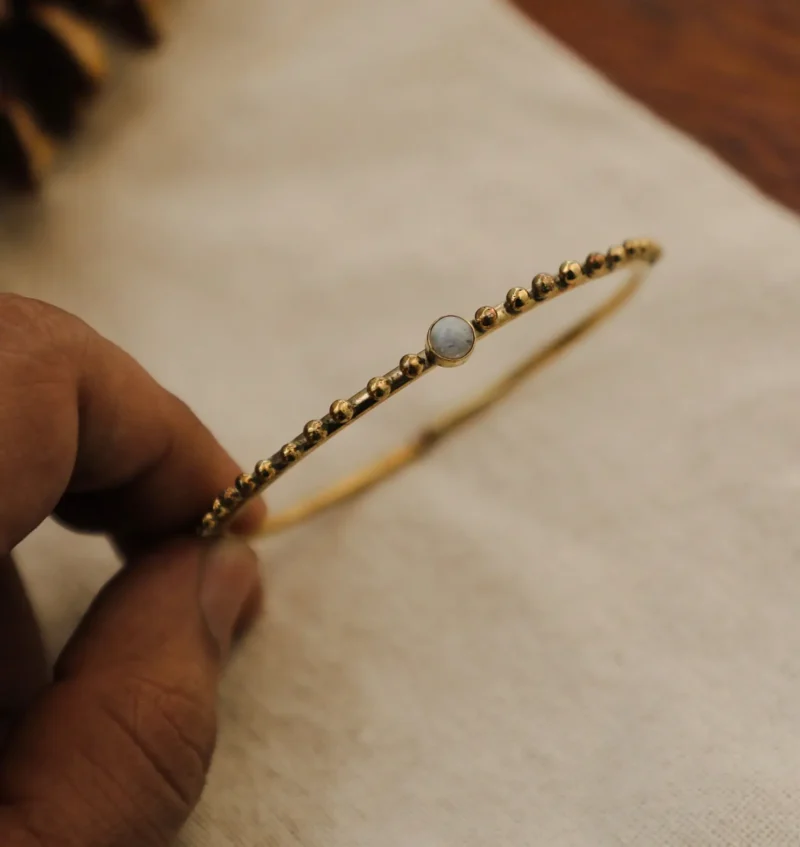 Pulsera gitana de piedra de luna