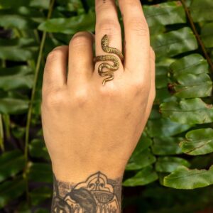 Anillo de declaración ajustable Serpent