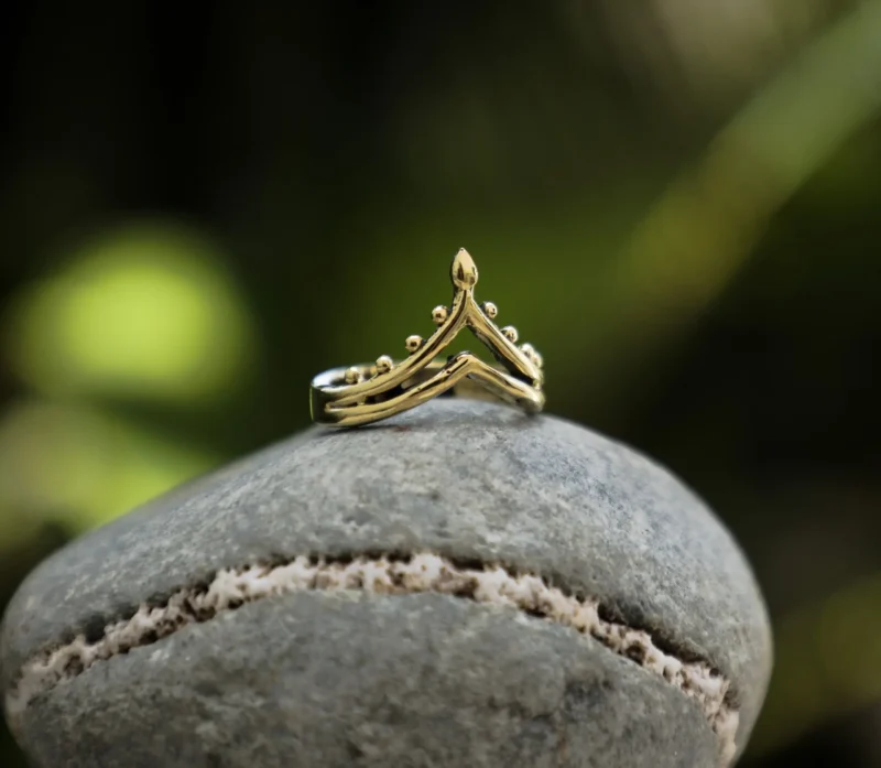 Anillo Dorado Chevron