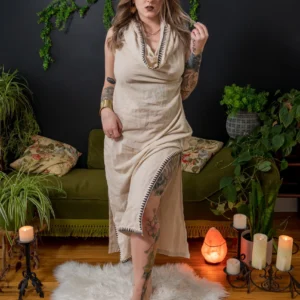 Vestido con capucha Faya