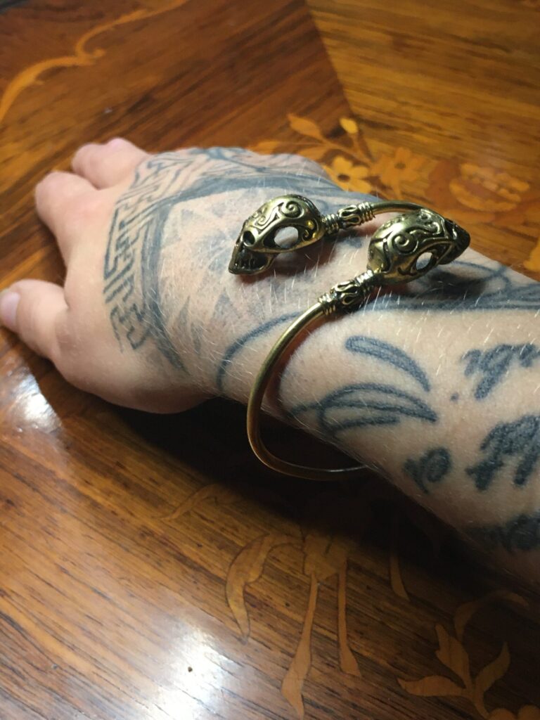 Bracelet à deux têtes de mort