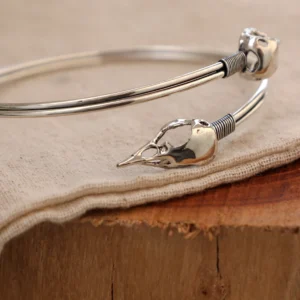 Bracciale da braccio con teschio di uccello