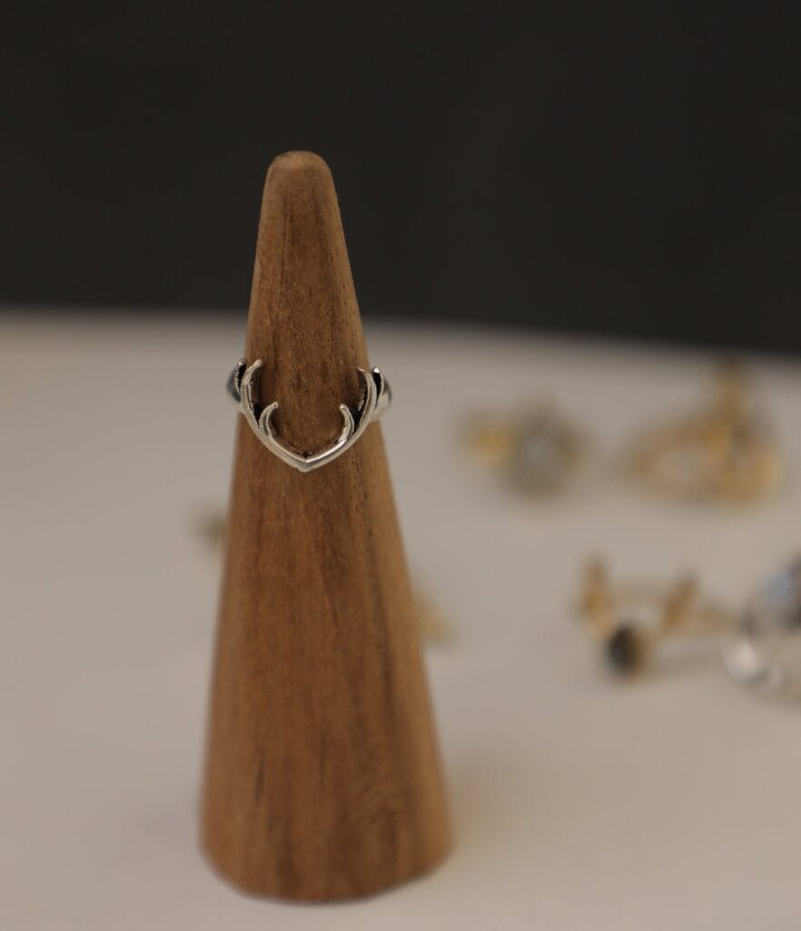 6 Anneau en corne de renne