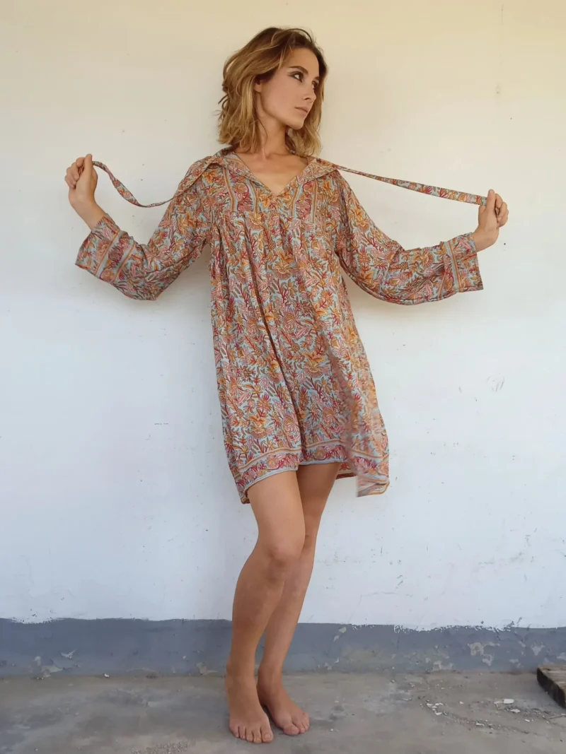 Abito floreale con fiocco