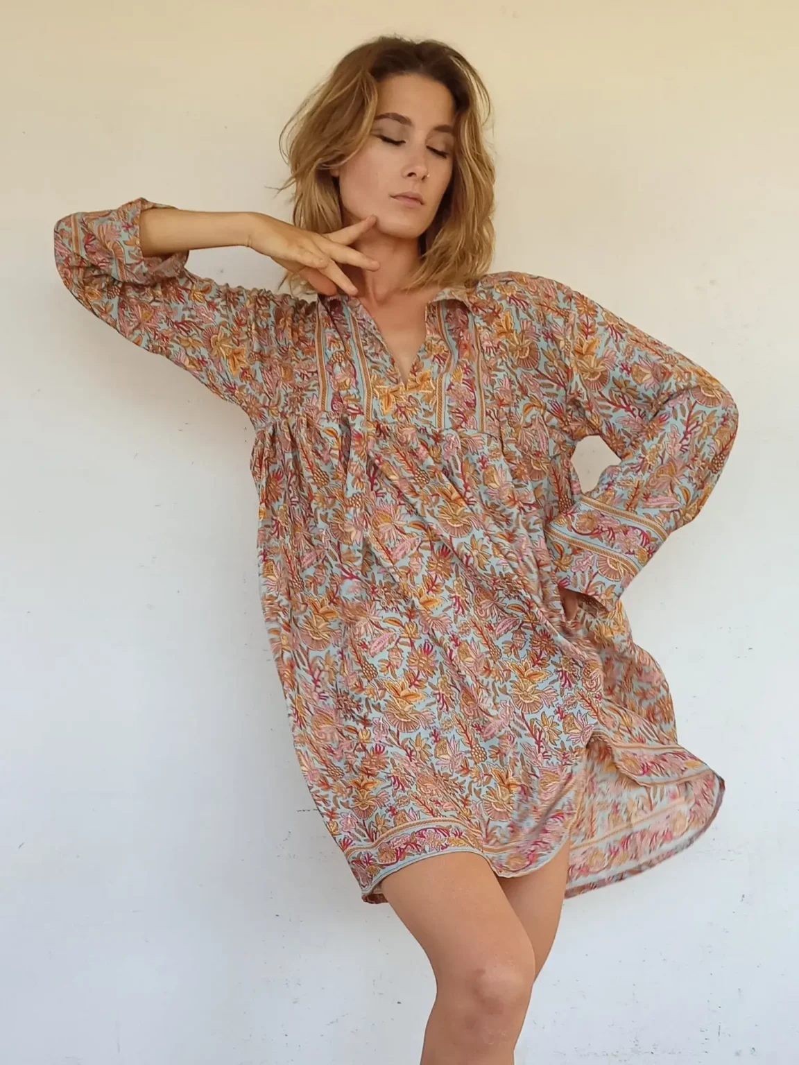 Abito floreale con fiocco