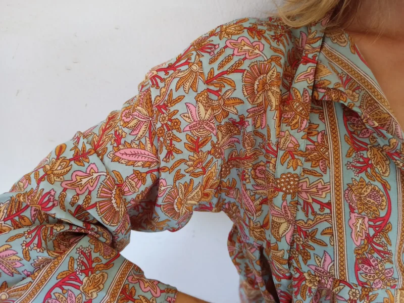 Abito floreale con fiocco