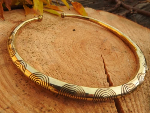 Spiral Design Choker
