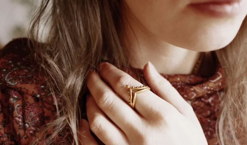 Anillo Dorado Chevron