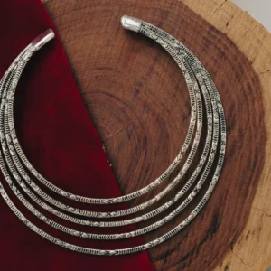 Gargantilla africana de diseño múltiple