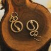 Pendientes con charm de serpiente