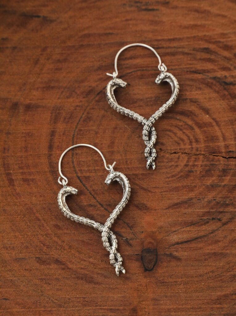 Boucles d’oreilles serpentines