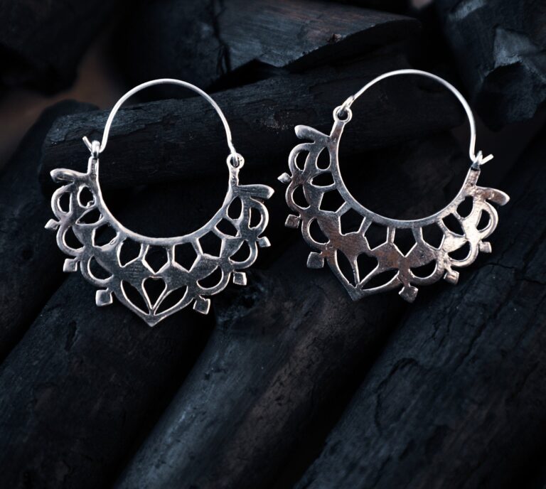 Boucles d’oreilles tribales anciennes
