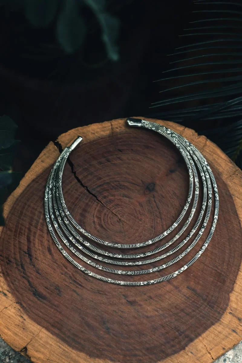 Gargantilla africana de diseño múltiple