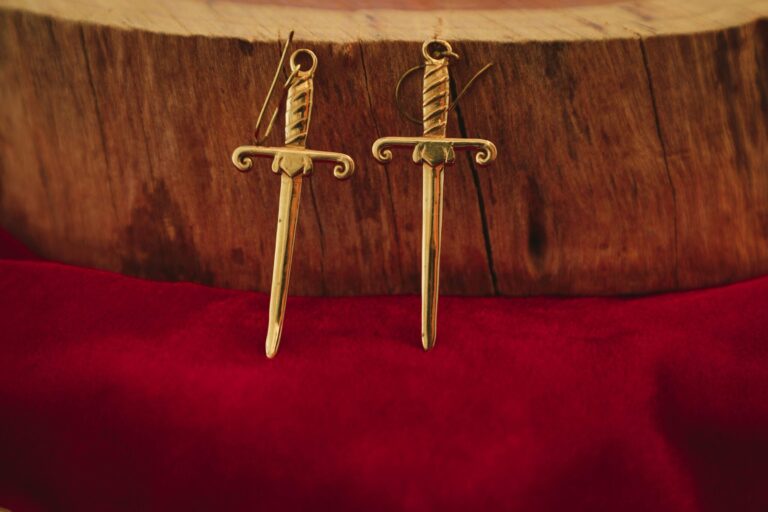 Boucles d’oreilles épée