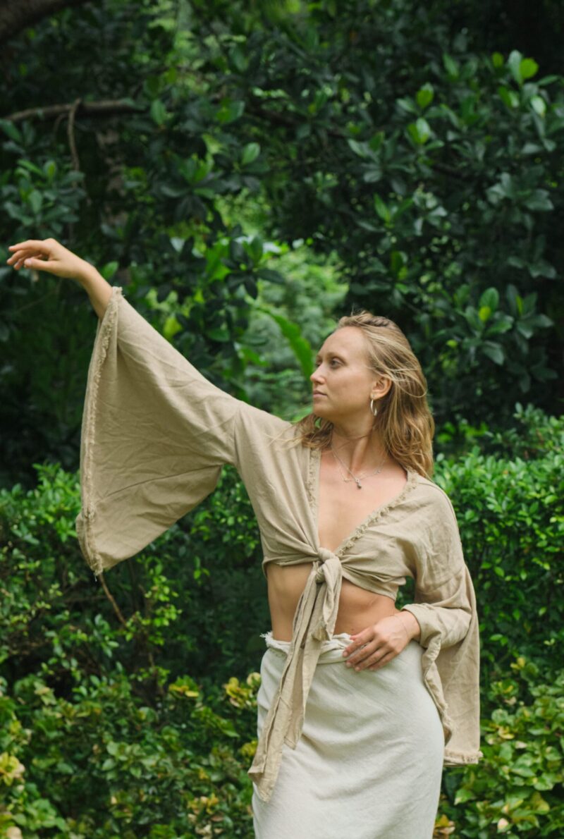 Camiseta con mangas de campana Sandswept