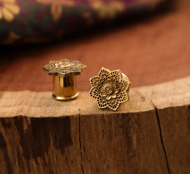 il_1588xN.3548415398_odpc.jpg Bouchon d’oreille floral