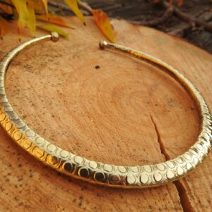 Tour de cou en laiton tribal pour la fabrication de bijoux