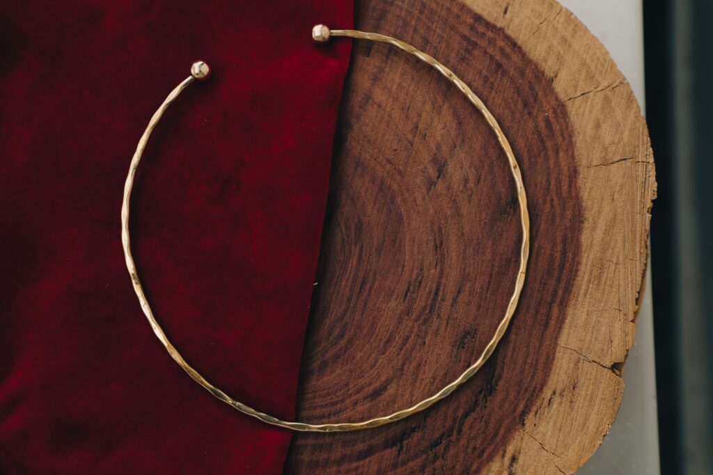 Collar gitano moldeado