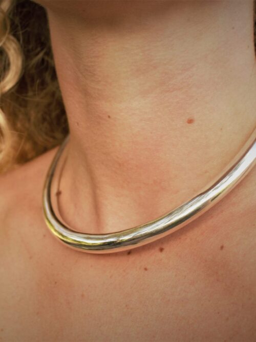 Silbernes Halsband