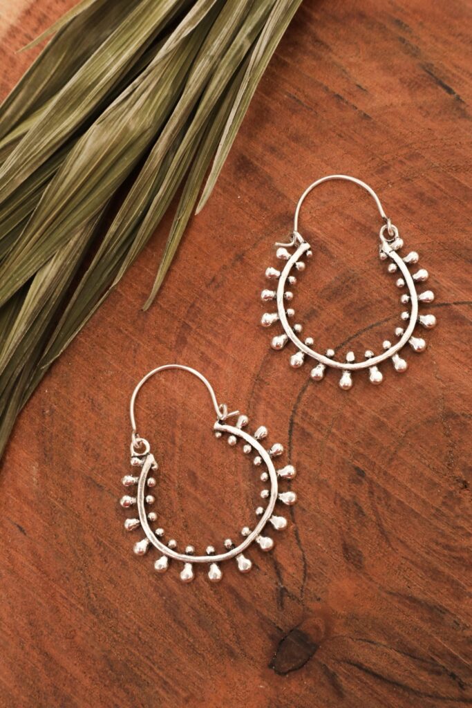 Boucles d’oreilles créoles en perles