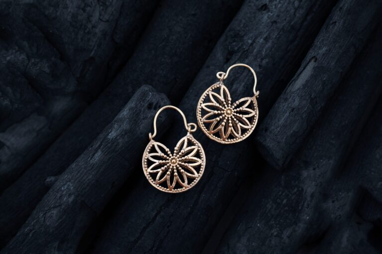 Boucles d’oreilles créoles florales