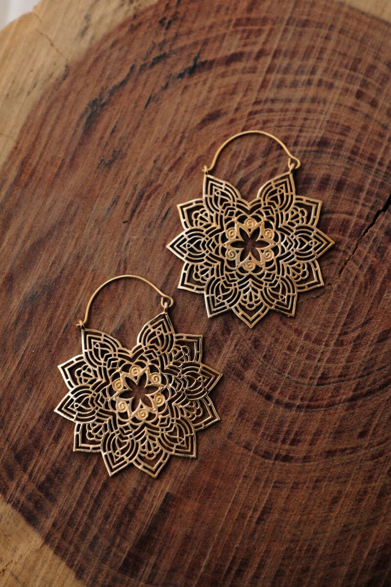 Pendientes de flores minimalistas